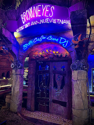 Brown Eyes Bar