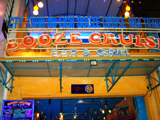 Booze Cruise Sports Bar & Grill